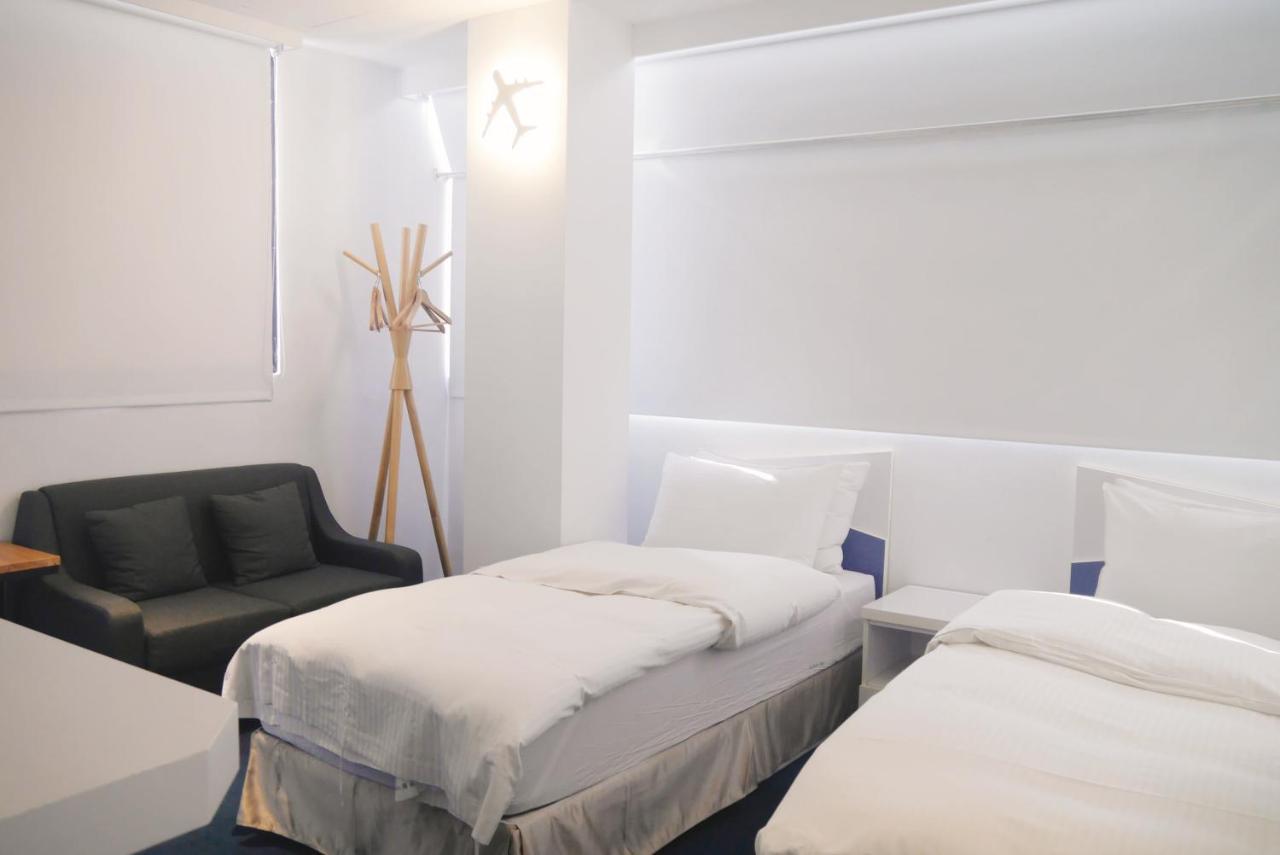 Time Flyer Hotel Đài Trung Ngoại thất bức ảnh