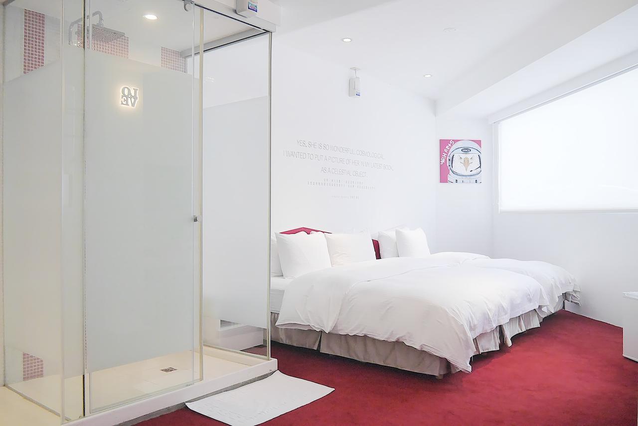 Time Flyer Hotel Đài Trung Ngoại thất bức ảnh