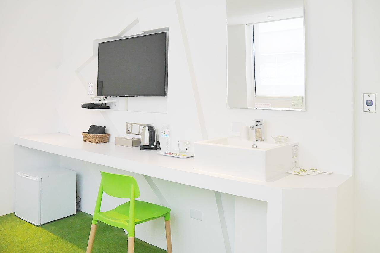 Time Flyer Hotel Đài Trung Ngoại thất bức ảnh