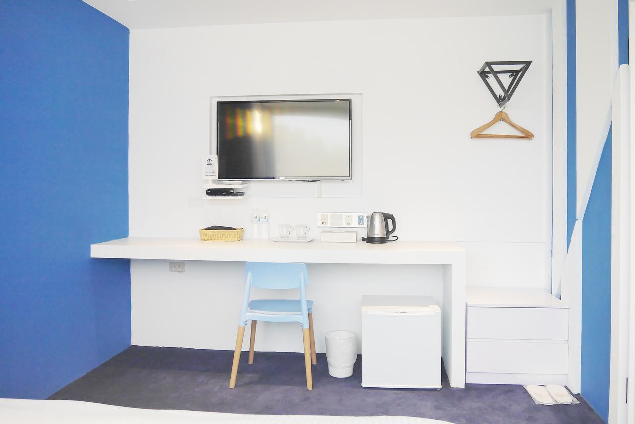 Time Flyer Hotel Đài Trung Ngoại thất bức ảnh