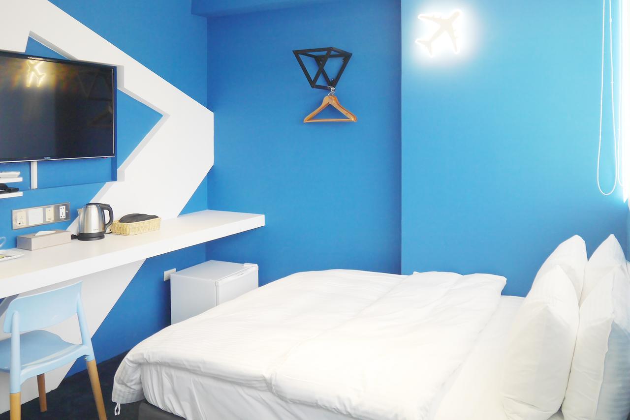 Time Flyer Hotel Đài Trung Ngoại thất bức ảnh