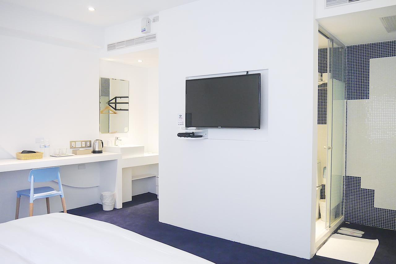 Time Flyer Hotel Đài Trung Ngoại thất bức ảnh