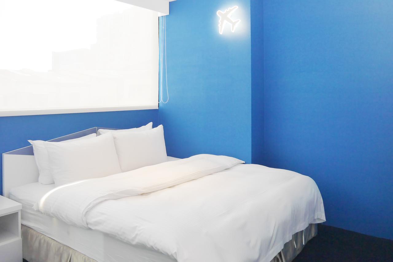 Time Flyer Hotel Đài Trung Ngoại thất bức ảnh