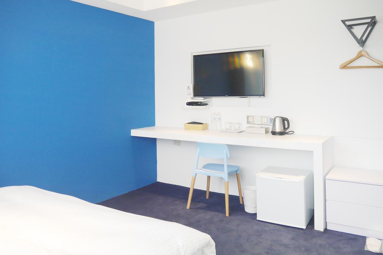 Time Flyer Hotel Đài Trung Ngoại thất bức ảnh
