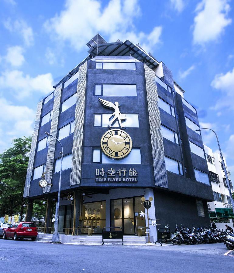 Time Flyer Hotel Đài Trung Ngoại thất bức ảnh